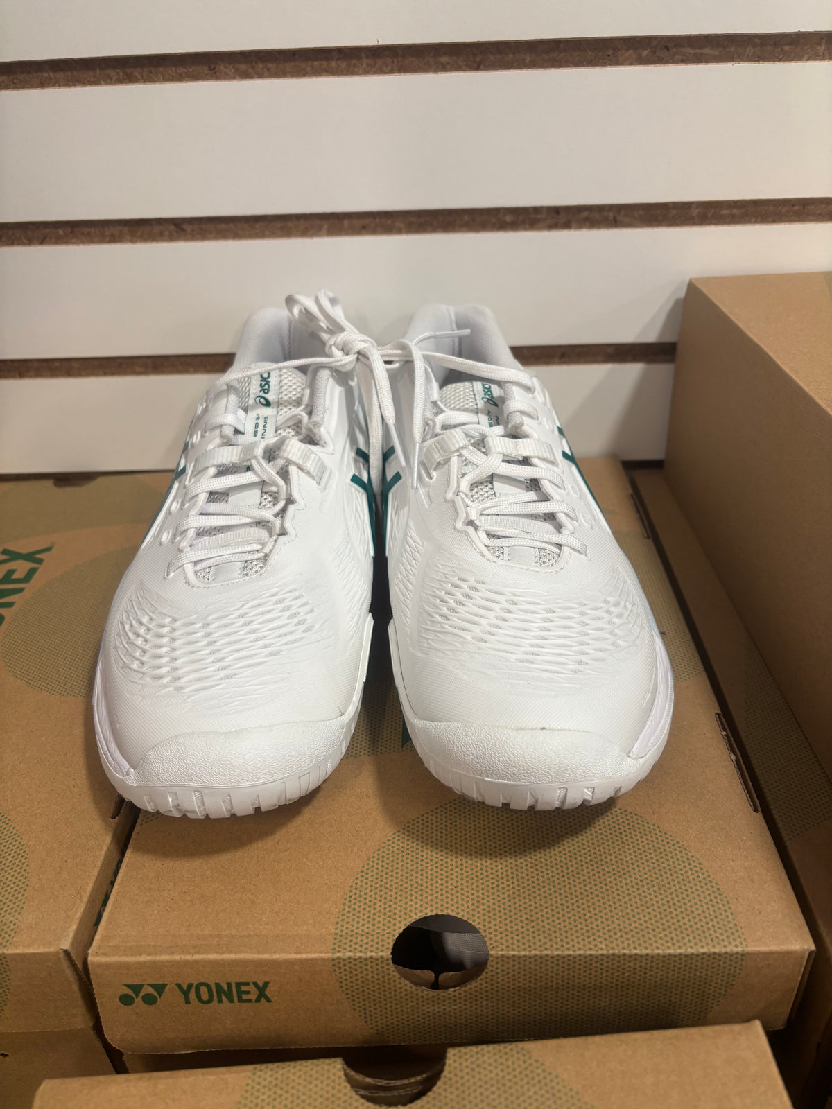 Asics Gel Resolution X Men tennis shoes 481-102 Wide size 9(condition 9.5/10)