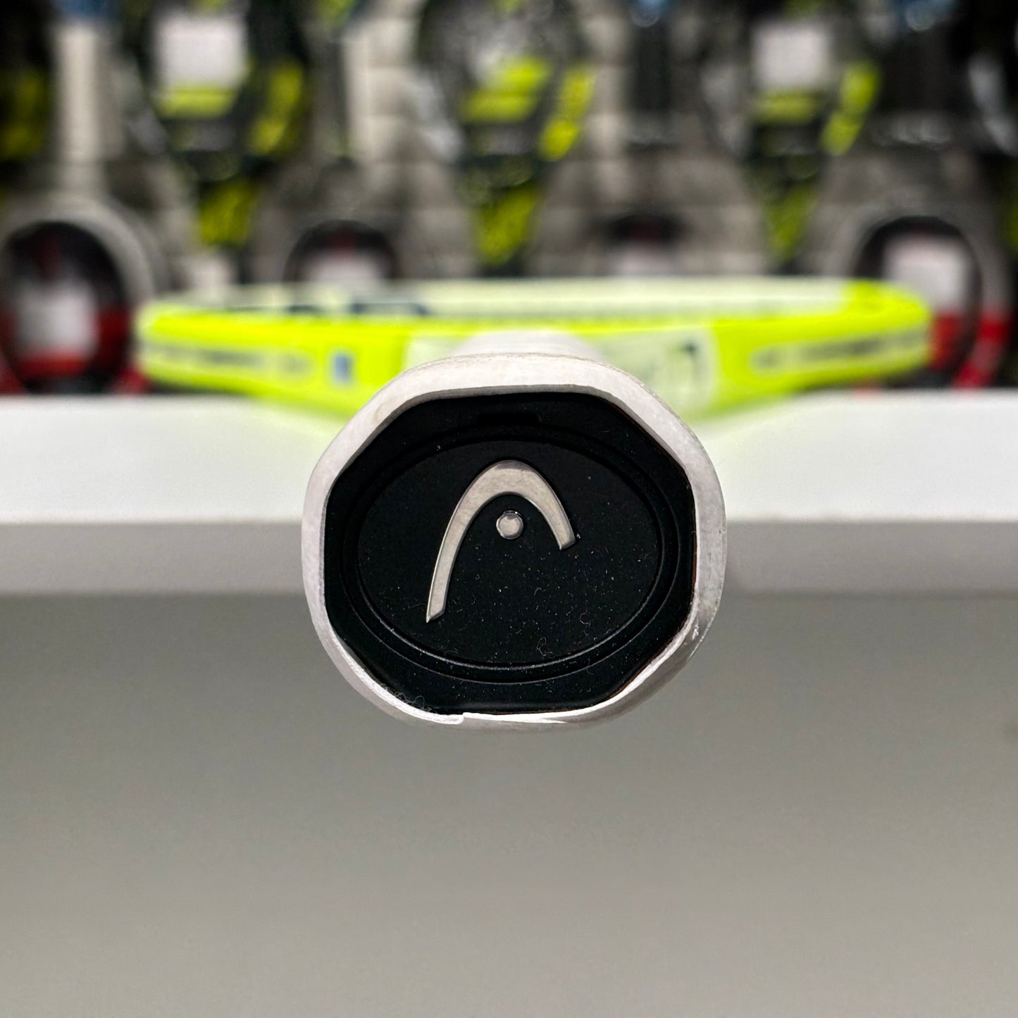 Head Auxetic 2 Extreme Pro gripsize 4 3/8 (Condition 9/10) 0204-5