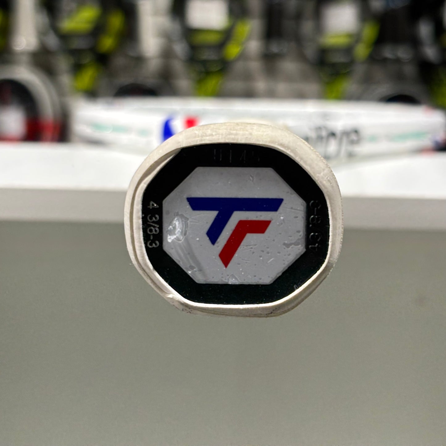 Tecnifibre T-Fight 305S grip 4 3/8 (Condition 9/10) 0209-4 - VuTennis.com