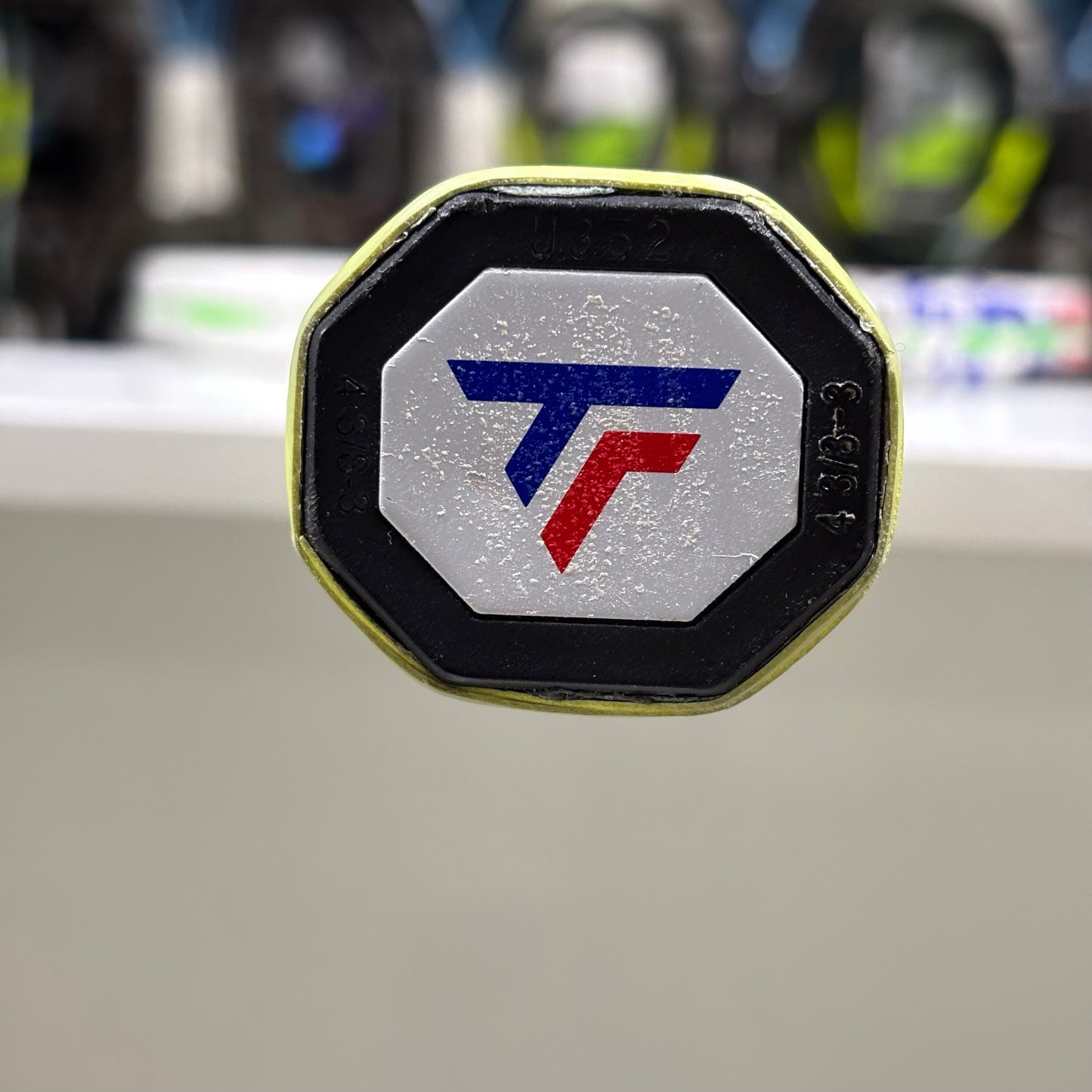 Tecnifibre T-Fight 305S gripsize 4 3/8 (Condition 8/10) 0826-7