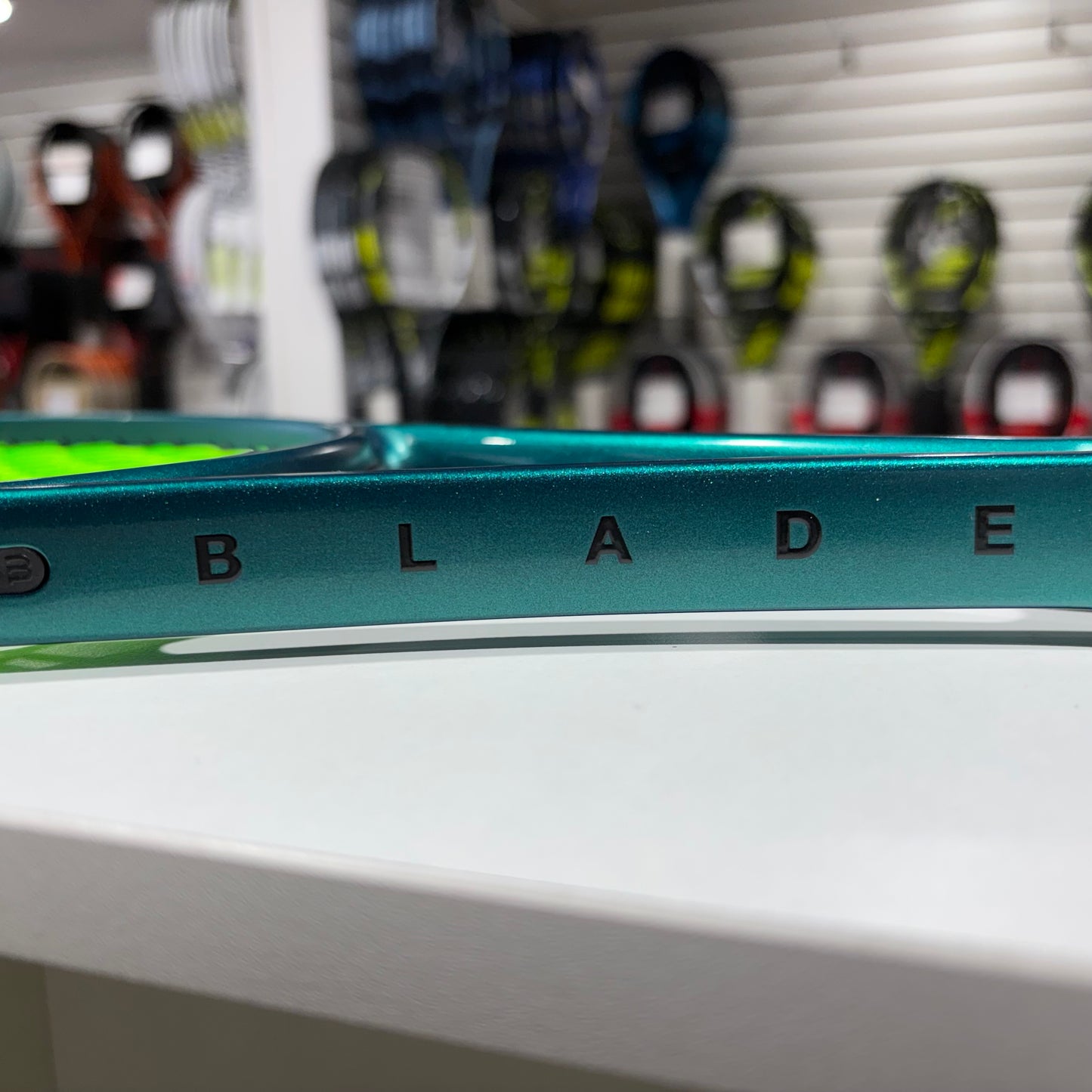 Wilson Blade 98 18x20 v9 gripsize 4 3/8 (Condition 8/10) 0422-3
