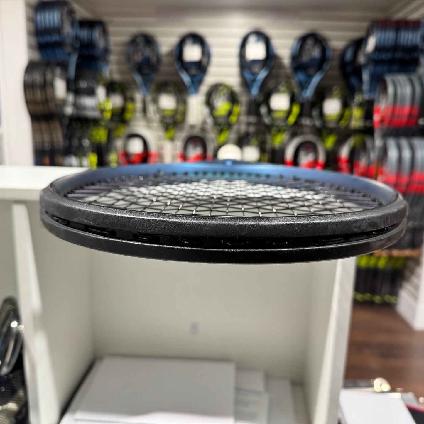 Wilson Ultra 100 V4 gripsize 4 3/8 (Condition 9/10) 1217-3