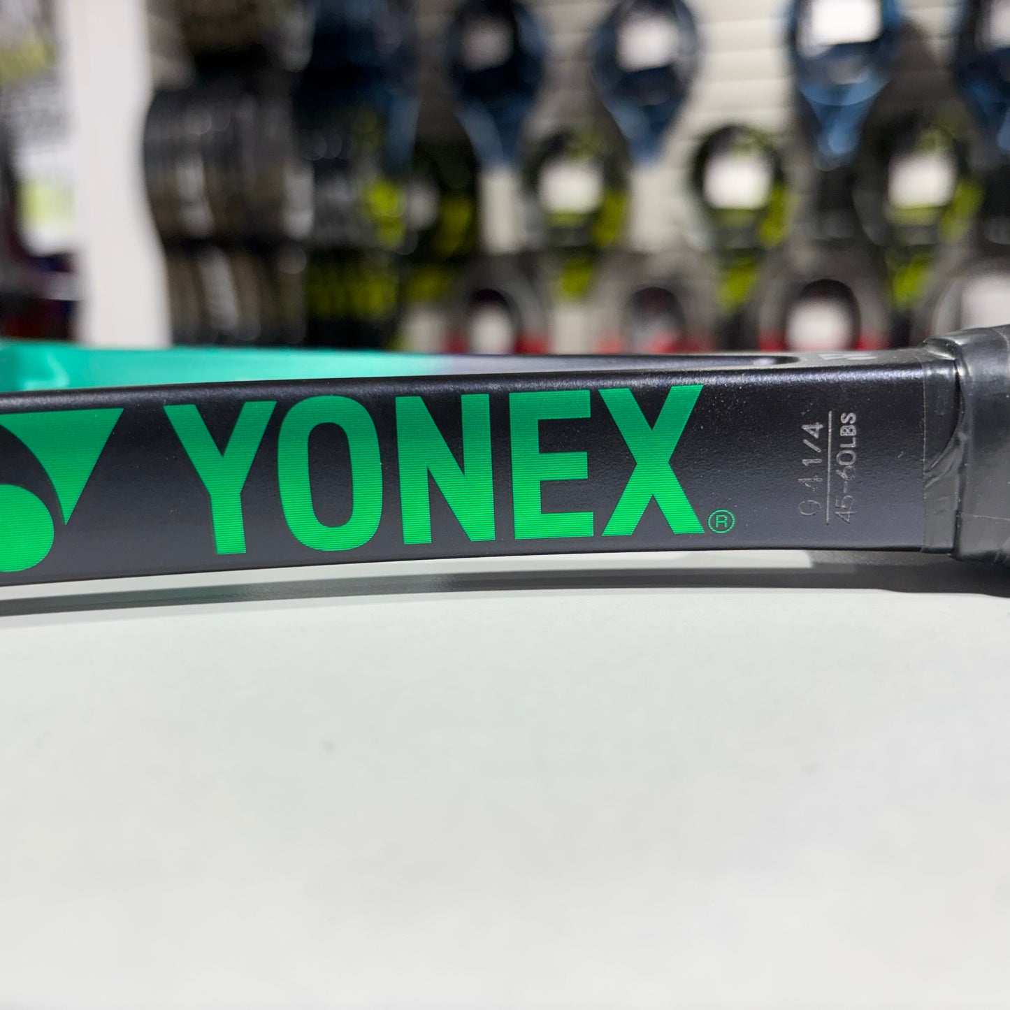 Yonex Vcore Pro 97D grip 4 1/4 Japan (Condition 9/10) 0724-2