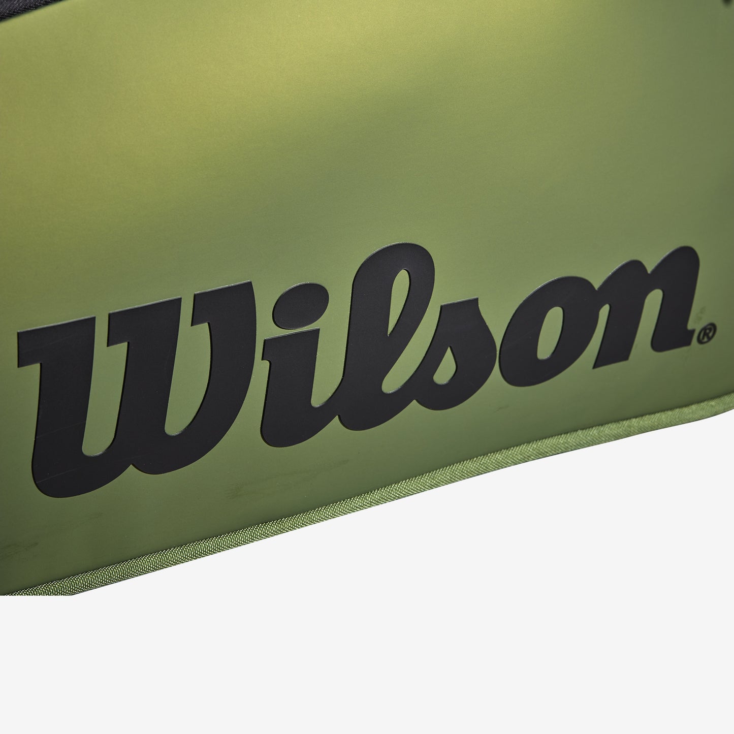 Wilson Super Tour Blade v8 15-pack tennis bag
