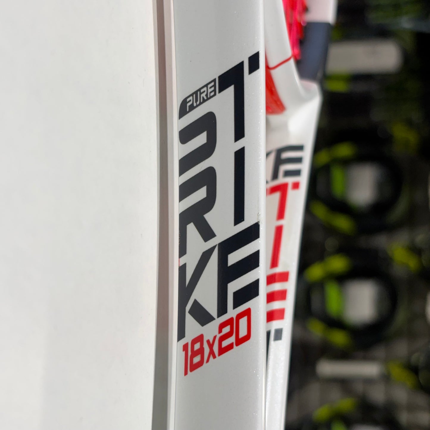 Babolat Pure Strike 18x20 gripsize 4 3/8 (Condition 8/10) 0609-04