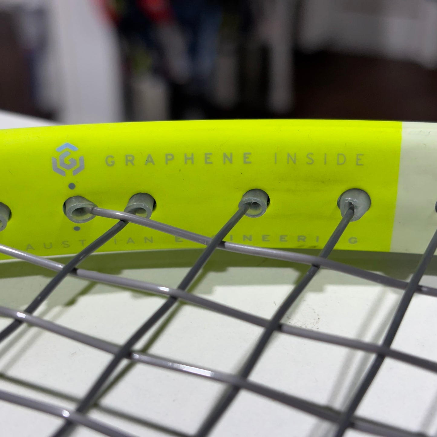 Head Auxetic 2 Extreme Pro gripsize 4 3/8 (Condition 9/10) 0204-5