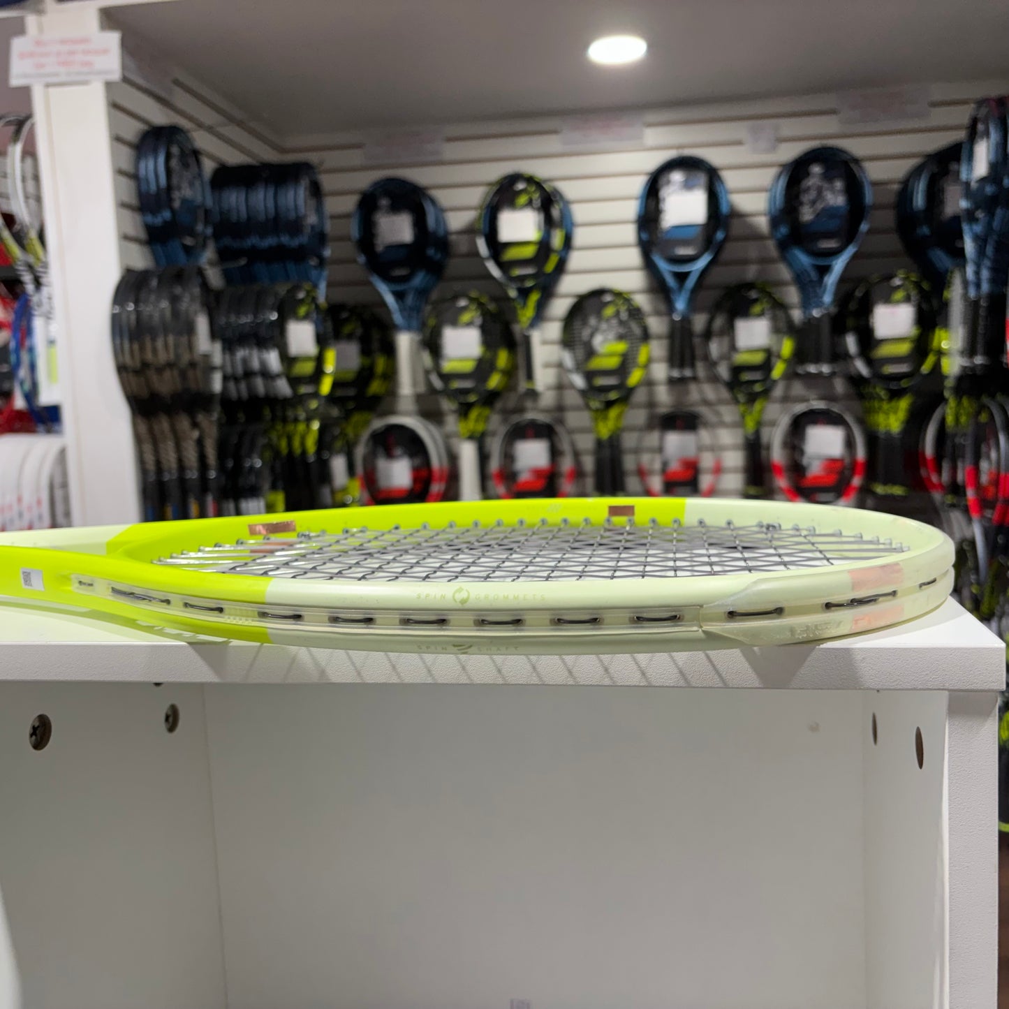 Head Auxetic 2 Extreme Pro gripsize 4 3/8 (Condition 9/10) 0204-5