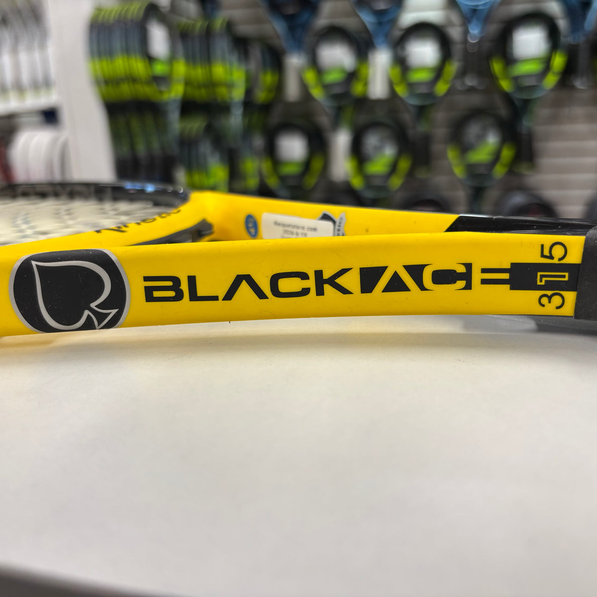 ProKennex Black Ace 315 gripsize 4 1/4 (Condition 9.5/10) 1027-2