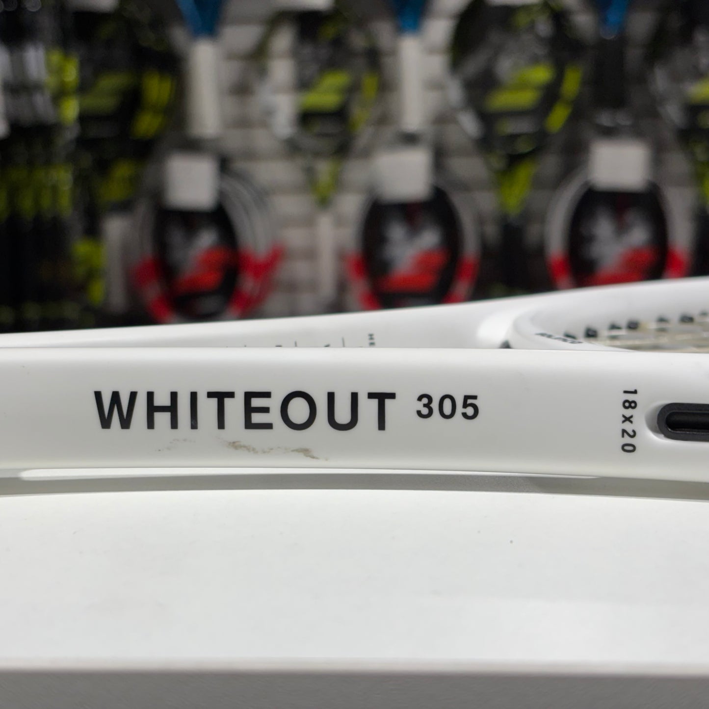 Solinco Whiteout 4 3/8 (Condition 9.5/10) 0113-2