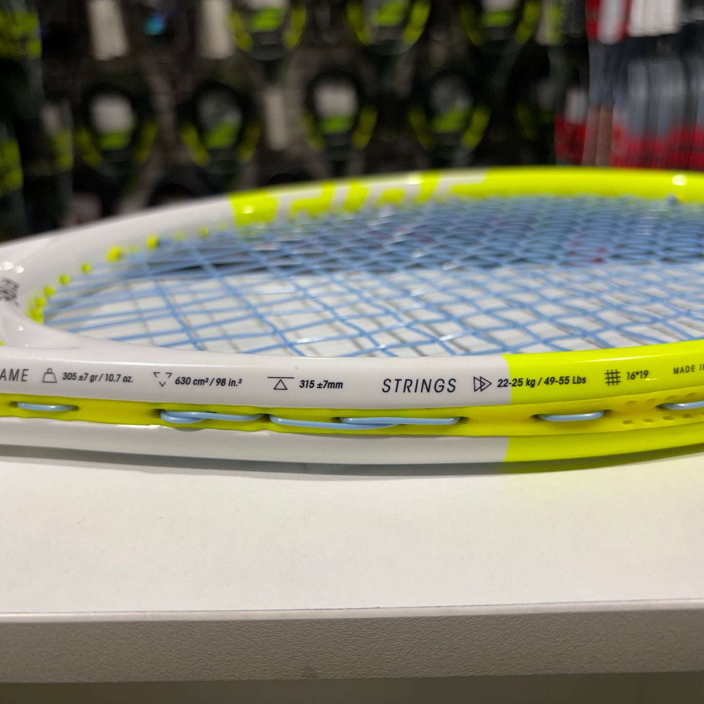 Tecnifibre Fire 305S gripsize 4 3/8 (Condition 9/10) 0826-6