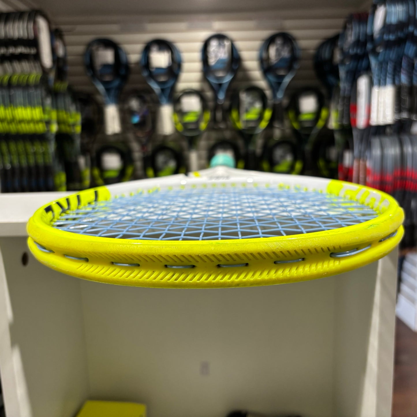 Tecnifibre Fire 305S gripsize 4 3/8 (Condition 9/10) 0826-6