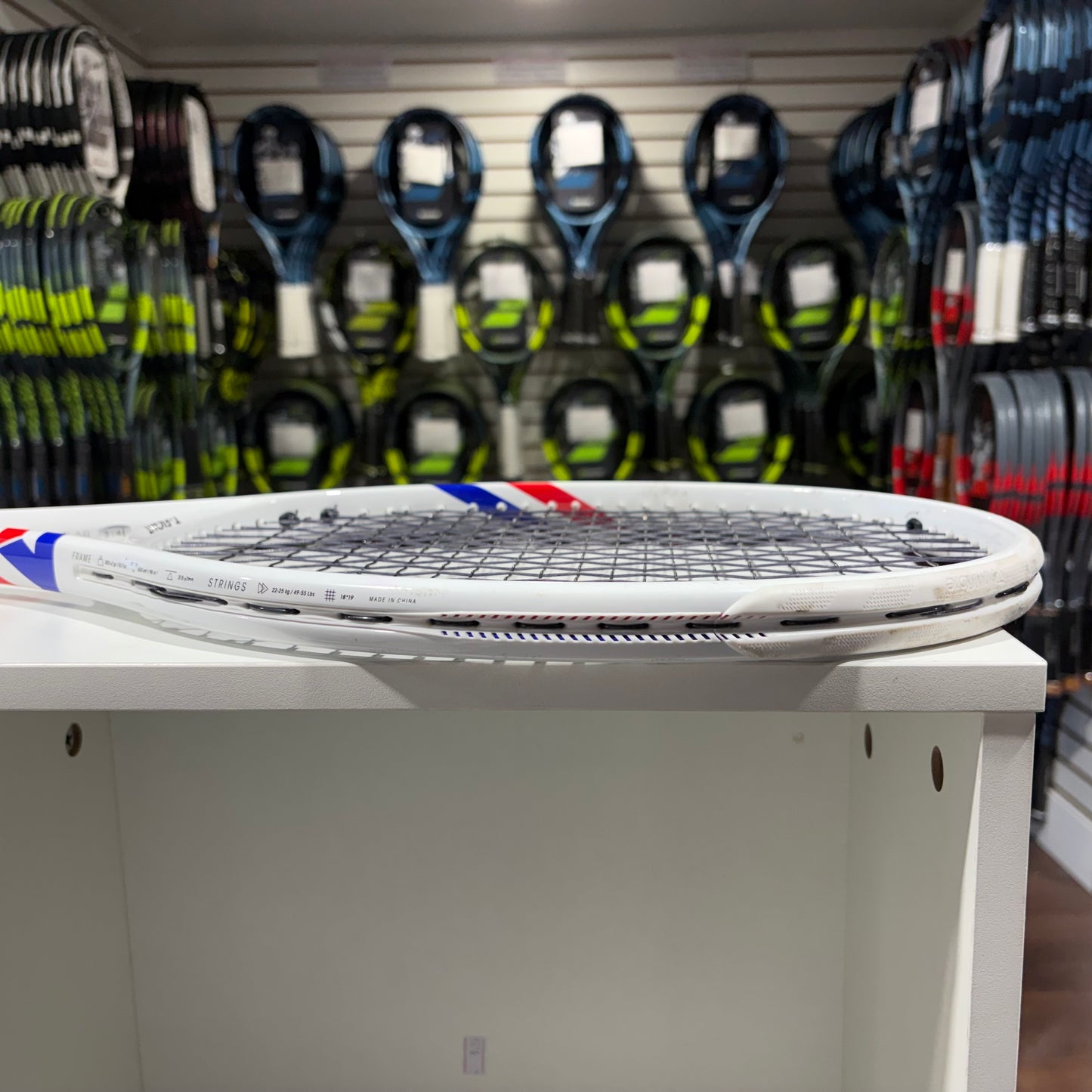 Tecnifibre T-Fight 305S gripsize 4 3/8 (Condition 9/10) 0723-4