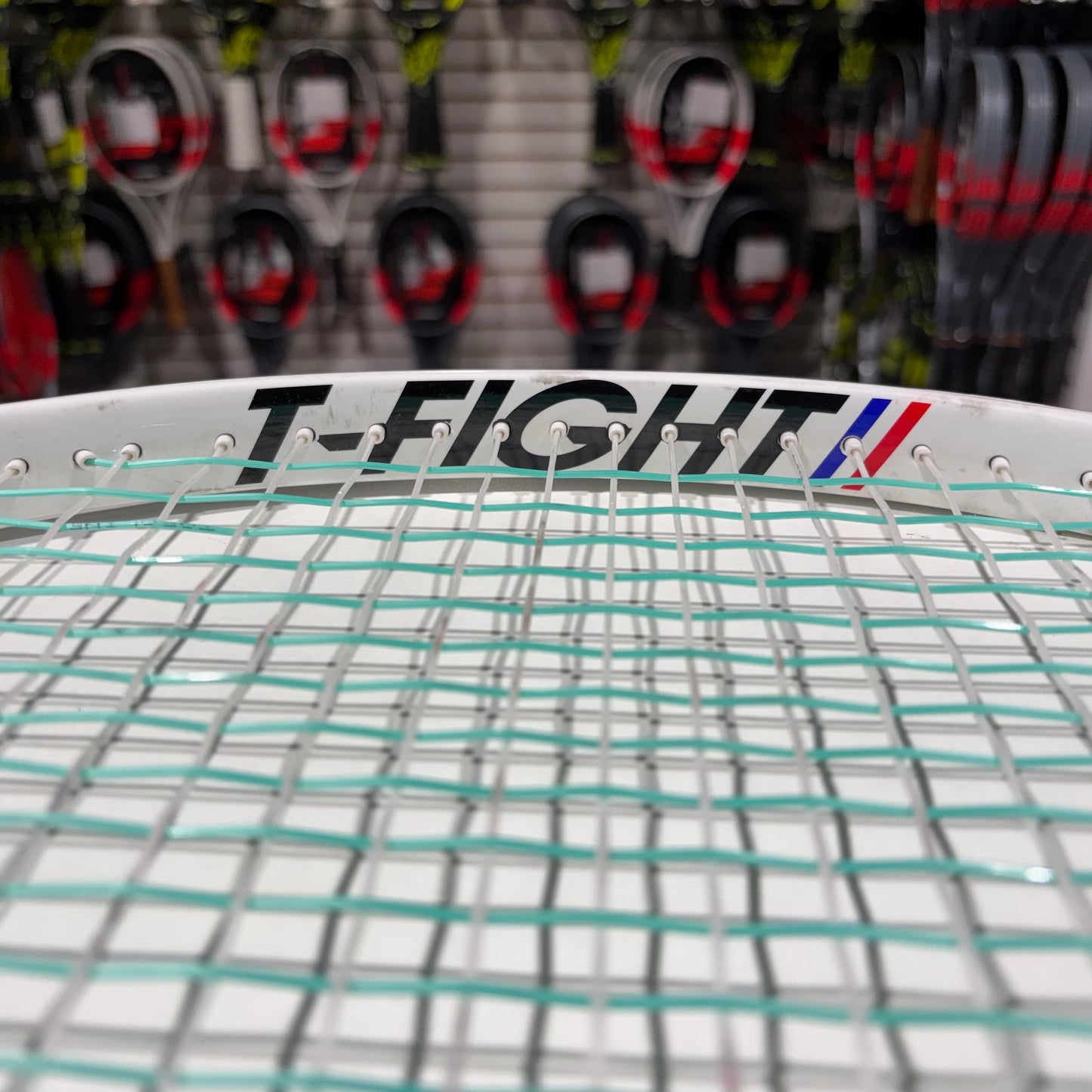 Tecnifibre T-Fight 305S grip 4 3/8 (Condition 9/10) 0209-4 - VuTennis.com