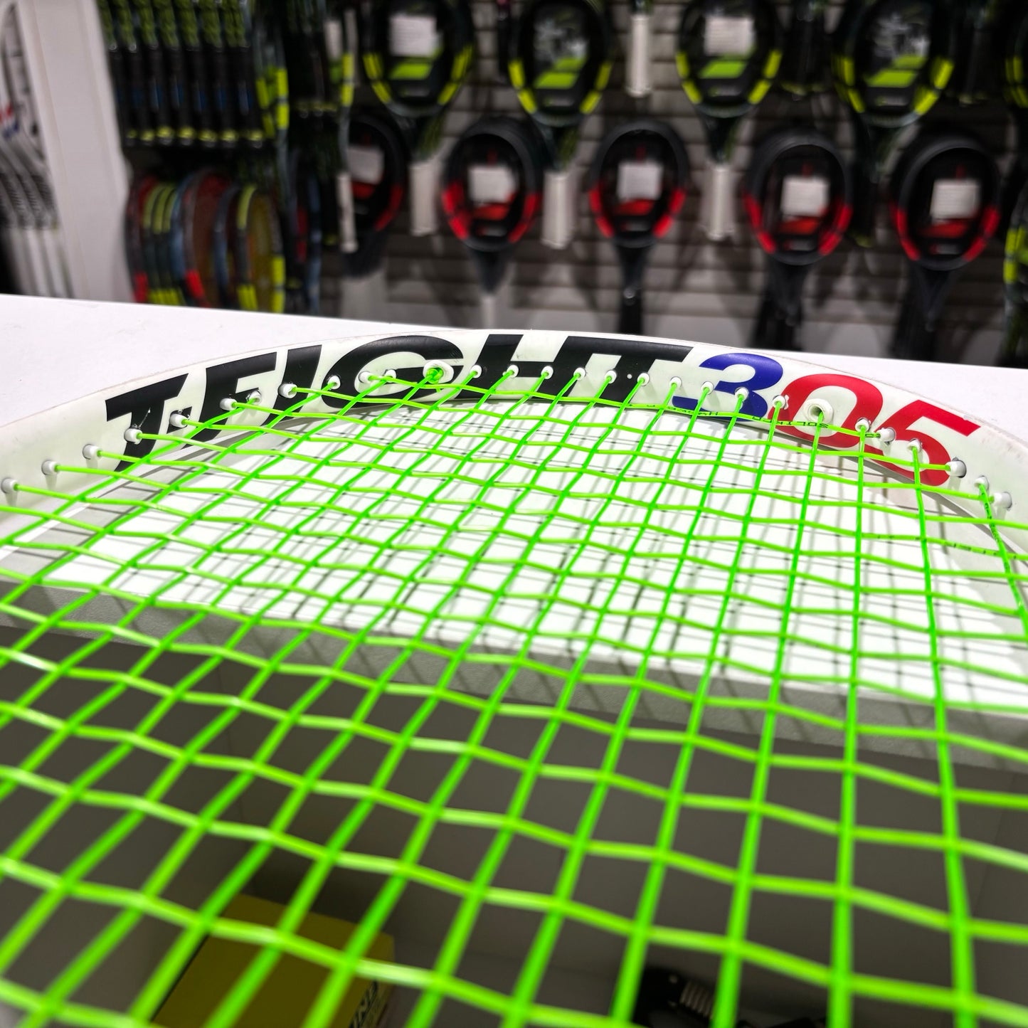 Tecnifibre T-Fight 305S gripsize 4 3/8 (Condition 8/10) 0826-7