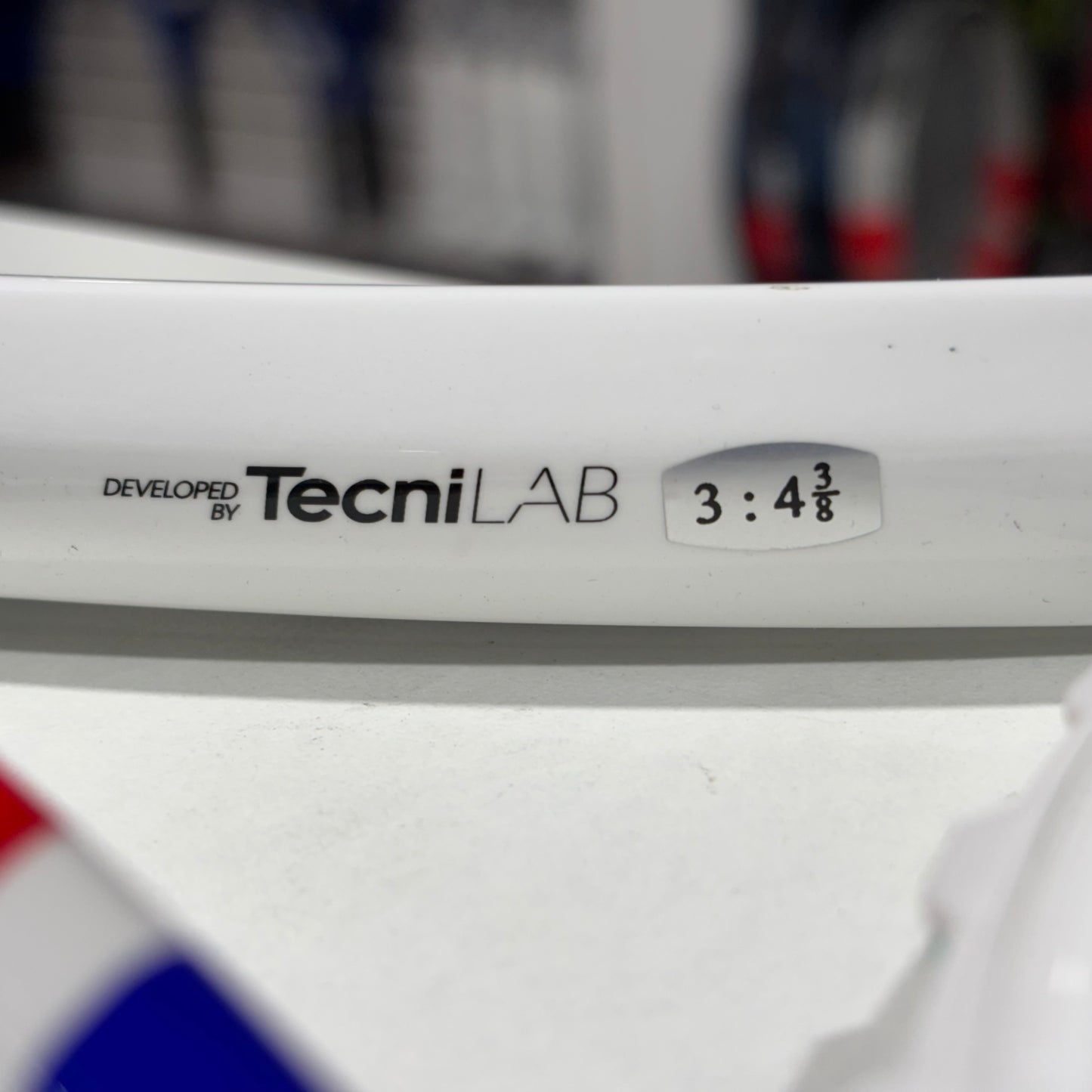 Tecnifibre T-Fight 305S grip 4 3/8 (Condition 9/10) 0209-4 - VuTennis.com
