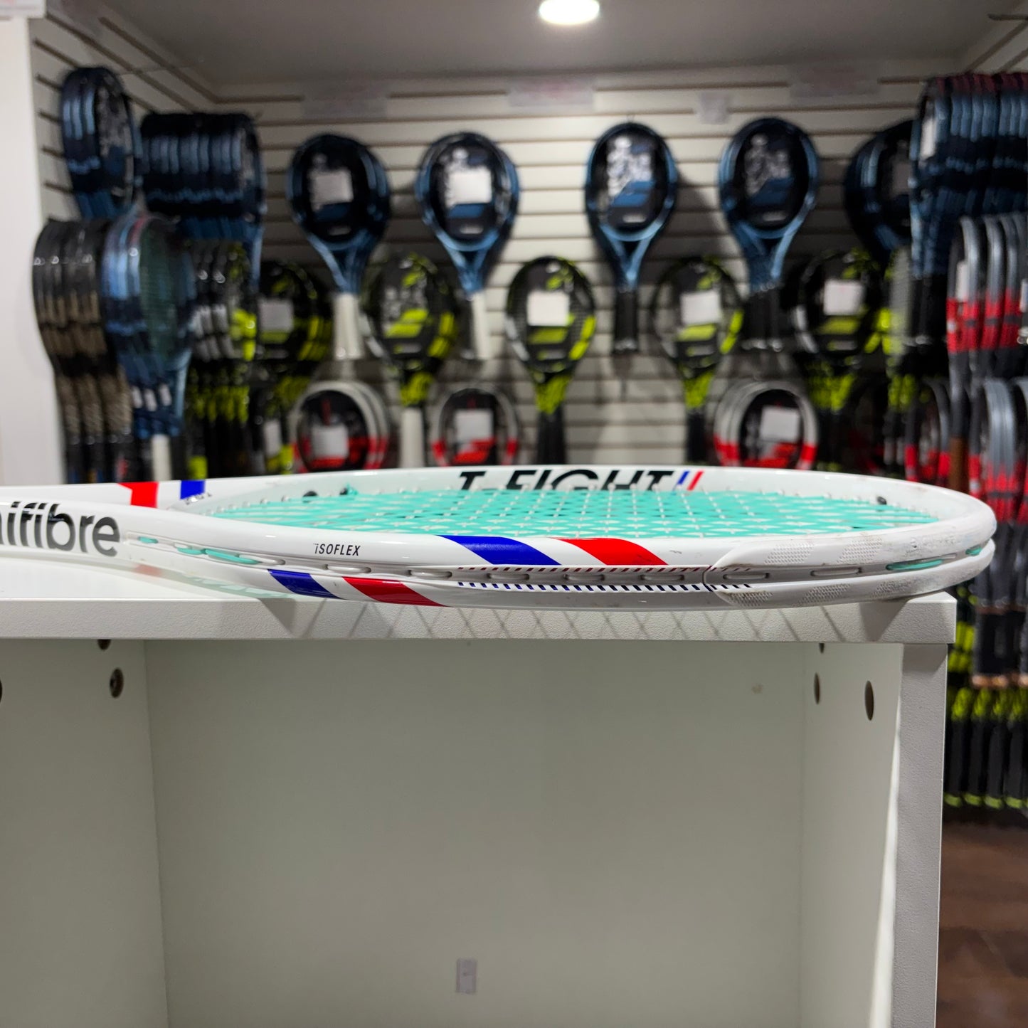 Tecnifibre T-Fight 305S grip 4 3/8 (Condition 9/10) 0209-4 - VuTennis.com