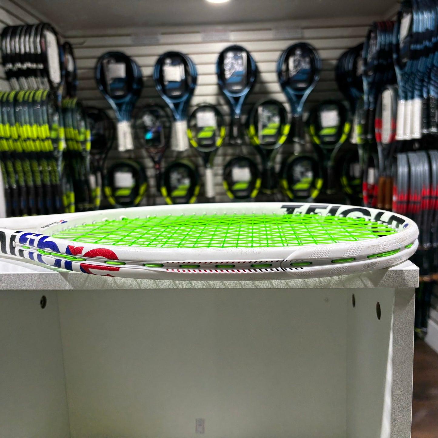 Tecnifibre T-Fight 305S gripsize 4 3/8 (Condition 8/10) 0826-7