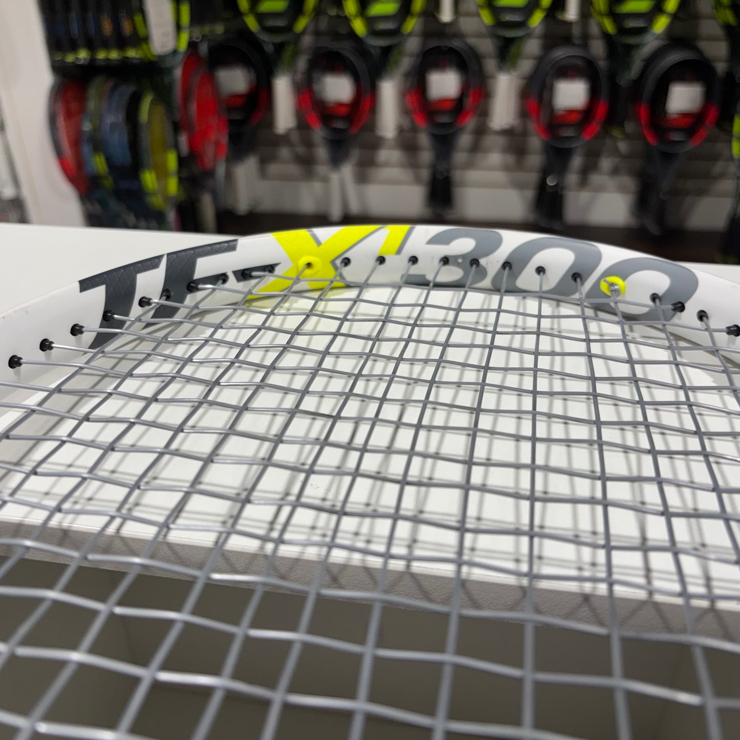 Tecnifibre TF-X1 300 gripsize 4 3/8 (Condition 8/10) 0609-06