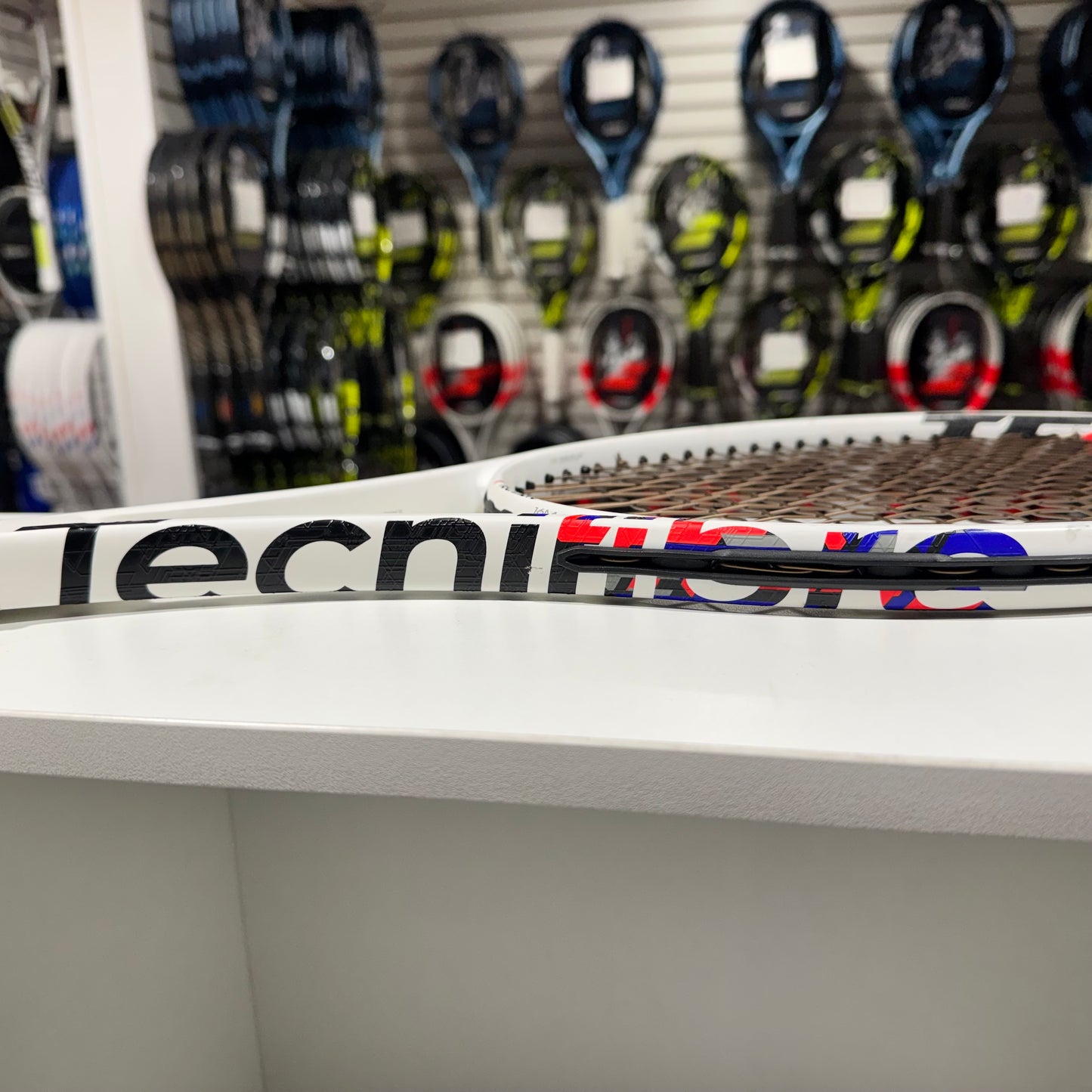 Tecnifibre TF40 305 16x19 grip 4 3/8 (Condition 8/10) 1217-5