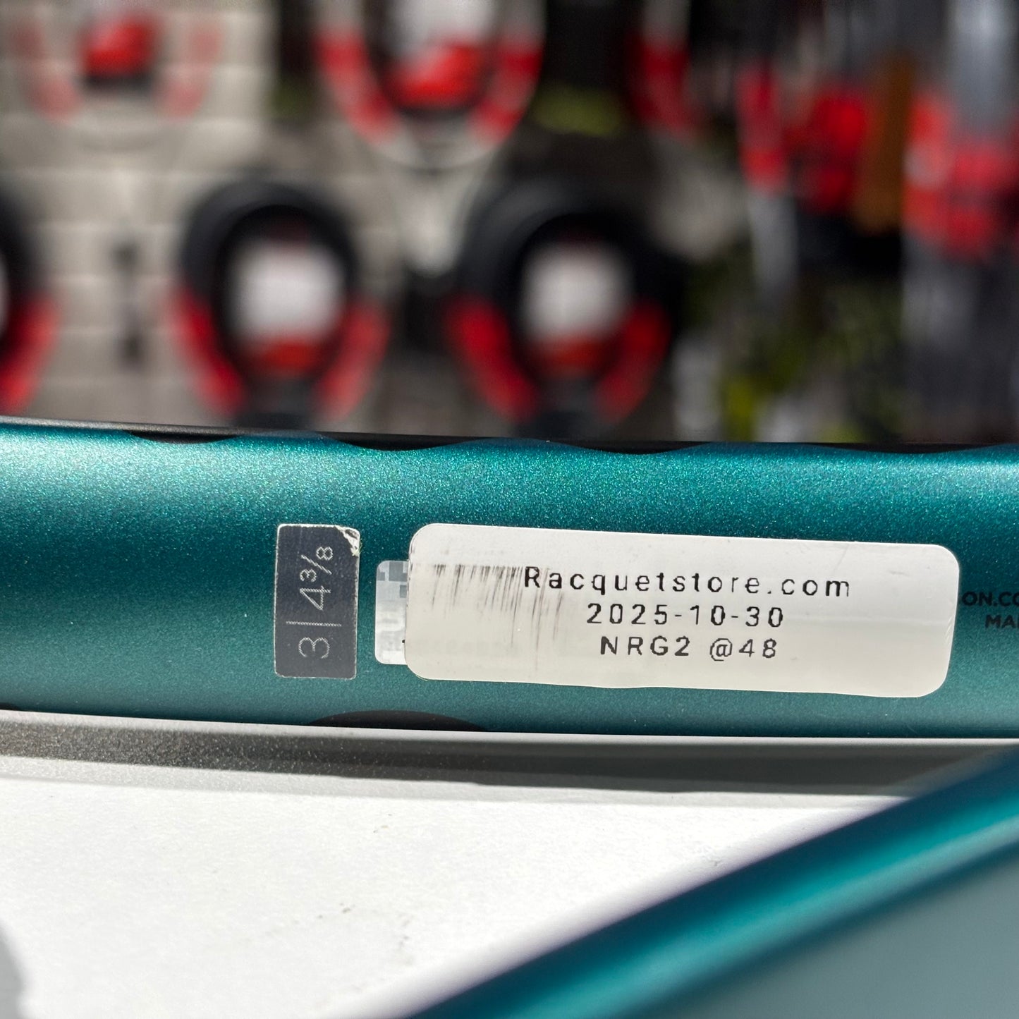 Wilson Blade 100L V9 gripsize 4 3/8 (Condition 9/10) 0203-4 - VuTennis.com