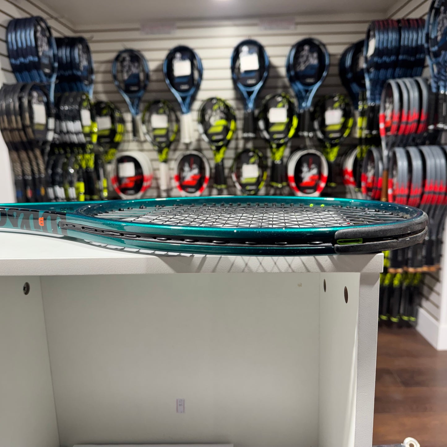 Wilson Blade Pro 18x20 V9 gripsize 4 1/4 (Condition 8/10) 1217-1