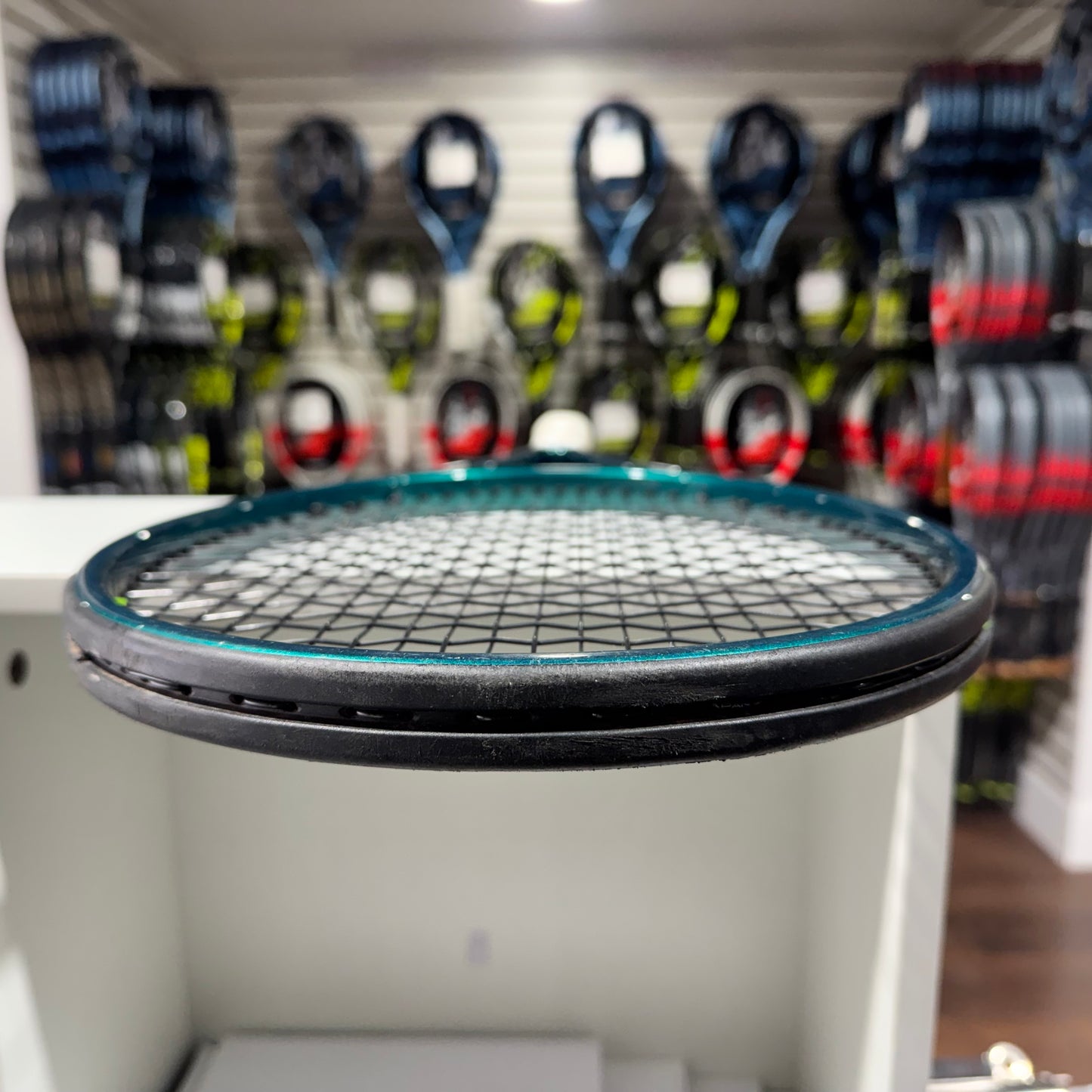 Wilson Blade Pro 18x20 V9 gripsize 4 1/4 (Condition 8/10) 1217-1