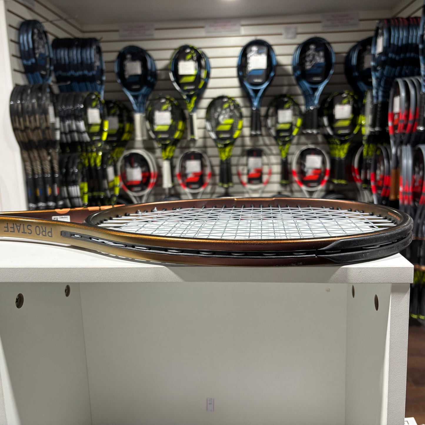 Wilson Pro Staff 97L V14 gripsize 4 1/4 (Condition 8/10) 0203-2