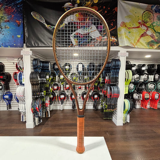 Wilson Pro Staff 97UL v14 gripsize 4 1/4 (Condition 8/10) 0203-1