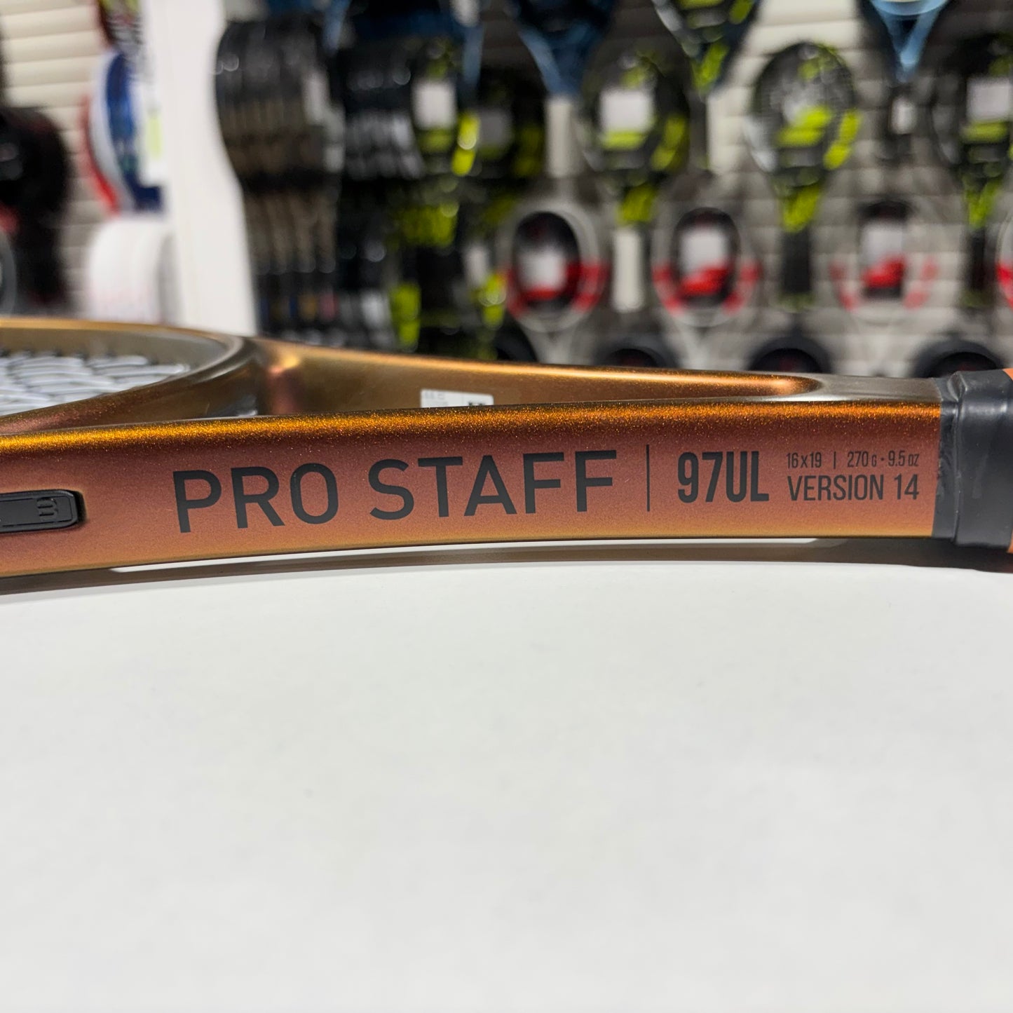 Wilson Pro Staff 97UL v14 gripsize 4 1/4 (Condition 8/10) 0203-1