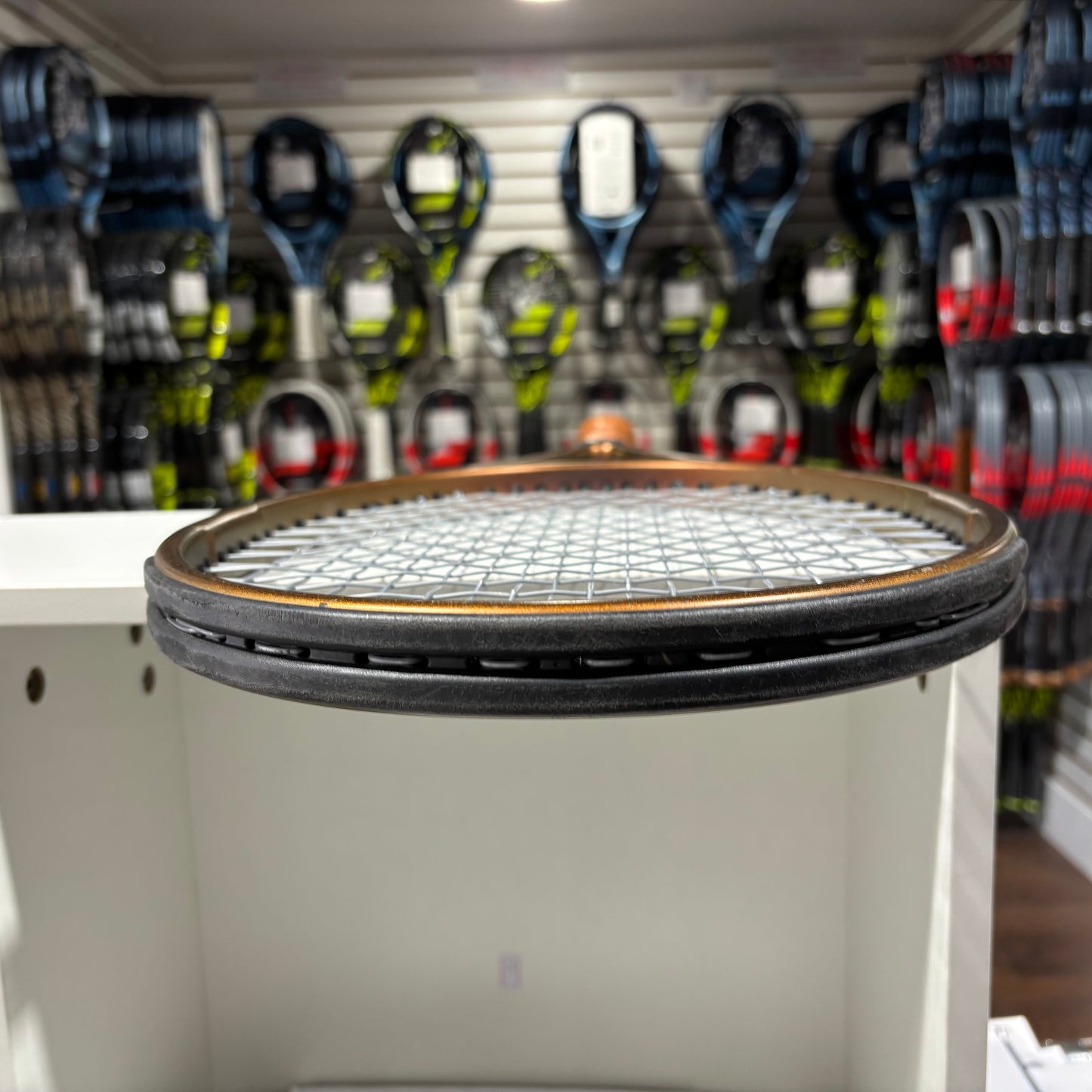 Wilson Pro Staff 97UL v14 gripsize 4 1/4 (Condition 8/10) 0203-1