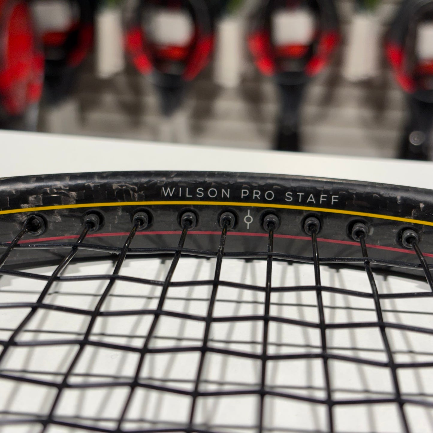 Wilson Pro Staff 97 v13 gripsize 4 1/4 (Condition 7/10) 0609-03