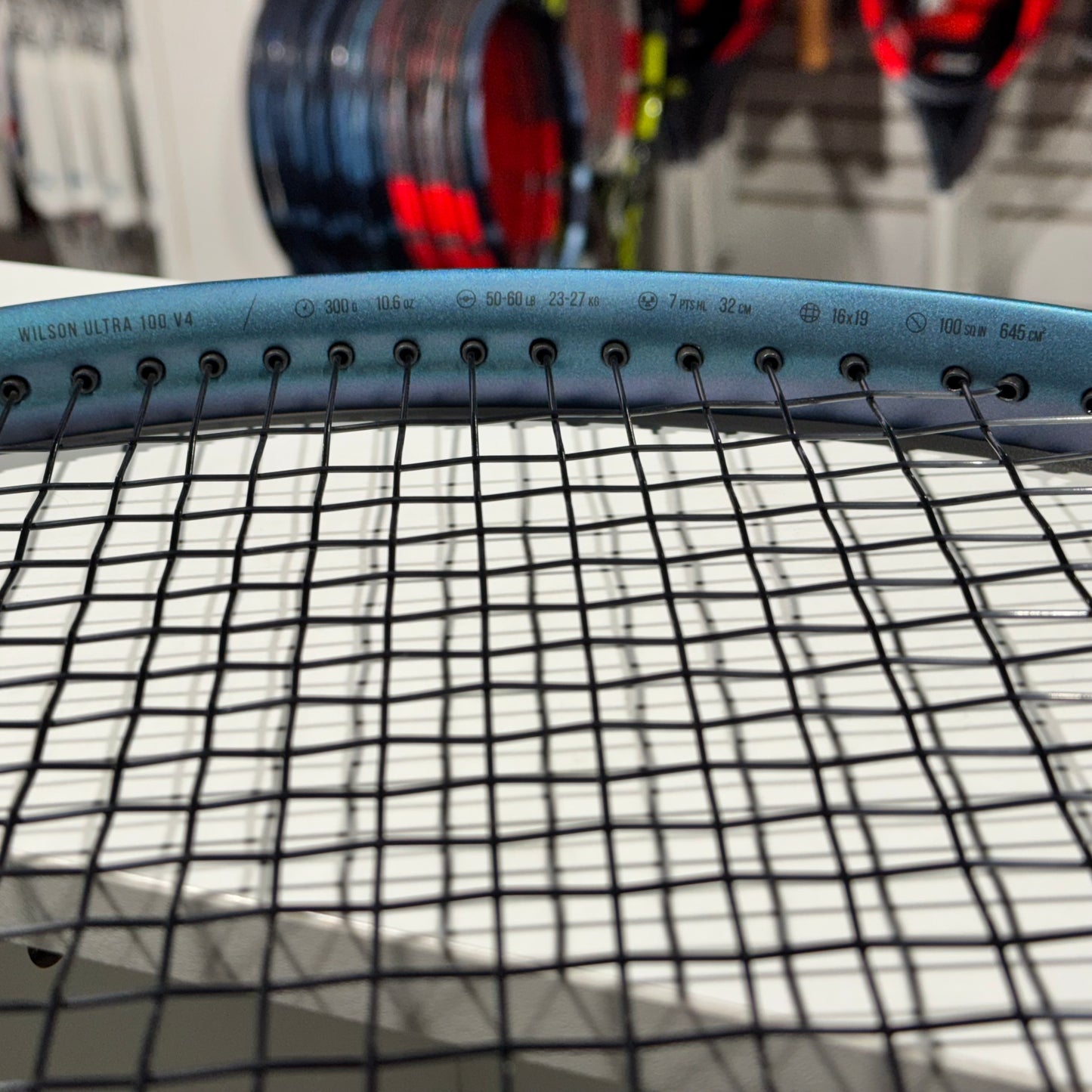 Wilson Ultra 100 V4 gripsize 4 3/8 (Condition 9/10) 1217-3