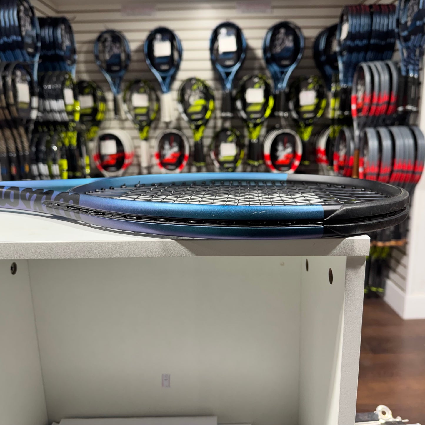 Wilson Ultra 100 V4 gripsize 4 3/8 (Condition 9/10) 1217-3