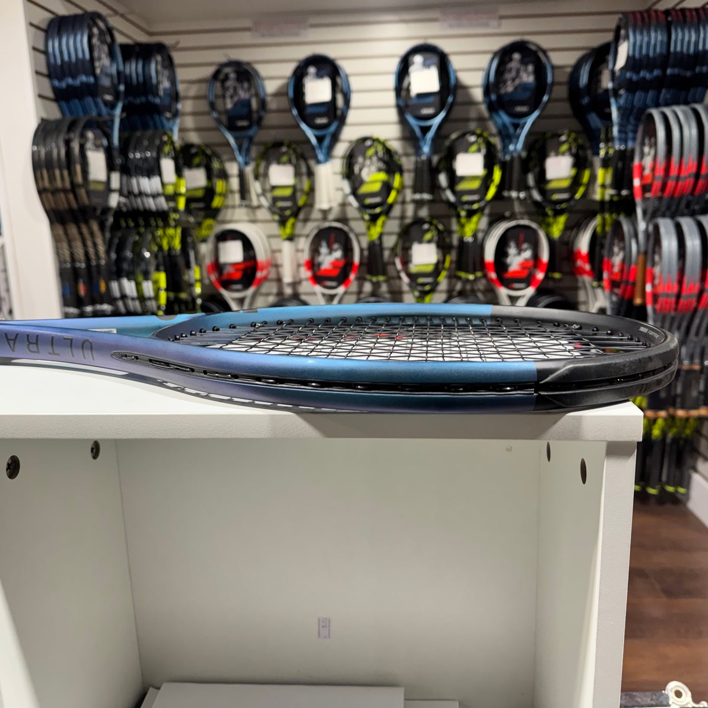 Wilson Ultra 100 V4 gripsize 4 3/8 (Condition 9/10) 1217-3