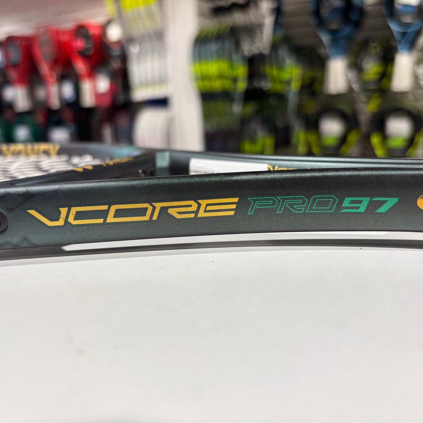 Yonex Vcore Pro 97 HG 330 grip 4 1/2 Japan (Condition 6/10) 0617