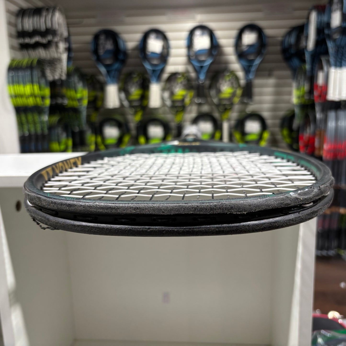 Yonex Vcore Pro 97 HG 330 grip 4 1/2 Japan (Condition 6/10) 0617