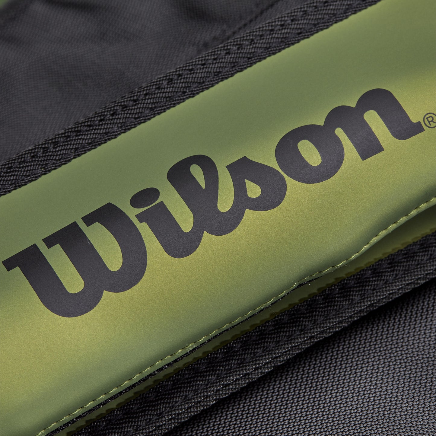 Wilson Super Tour Blade v8 9-pack tennis bag